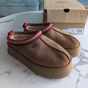 Like-New with Box Ugg Tazz Platform Slippers, Chestnut, Women's Size 9